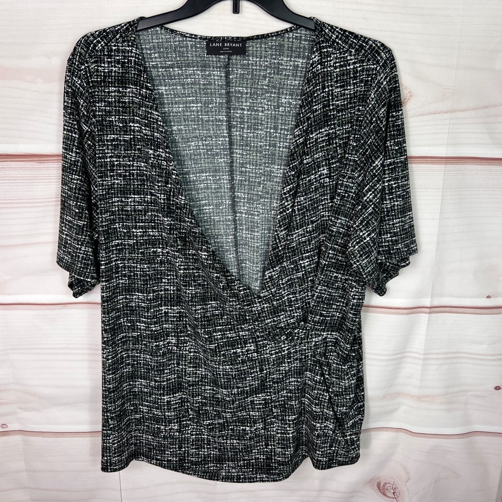 Lane Bryant Top Women 22 24 Black Green Print Blouse Faux Wrap Knit Short Sleeve